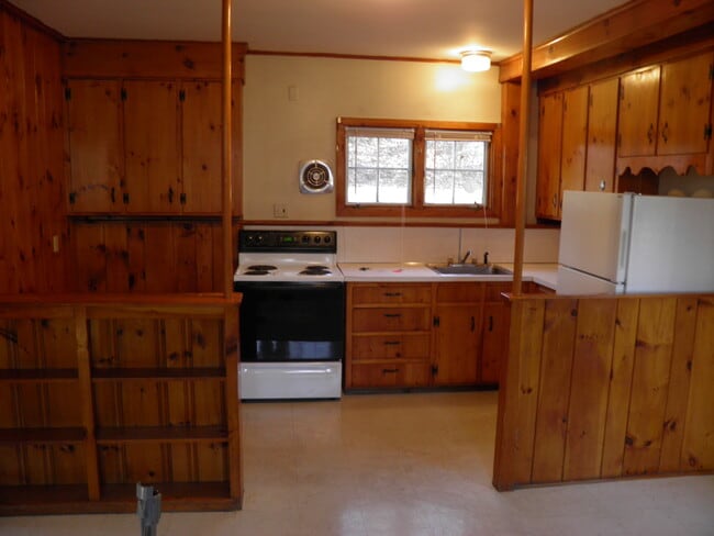 stove and refrigerator - 47 Spring St