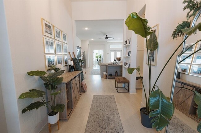 Building Photo - 808 Karst Cv