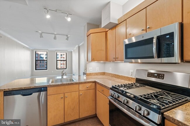 Building Photo - 631 D St NW