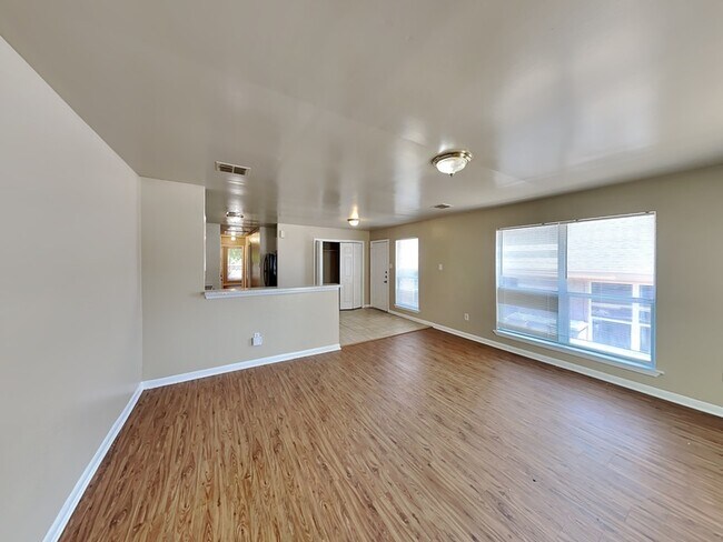 Foto del edificio - 2957 Loving Ave