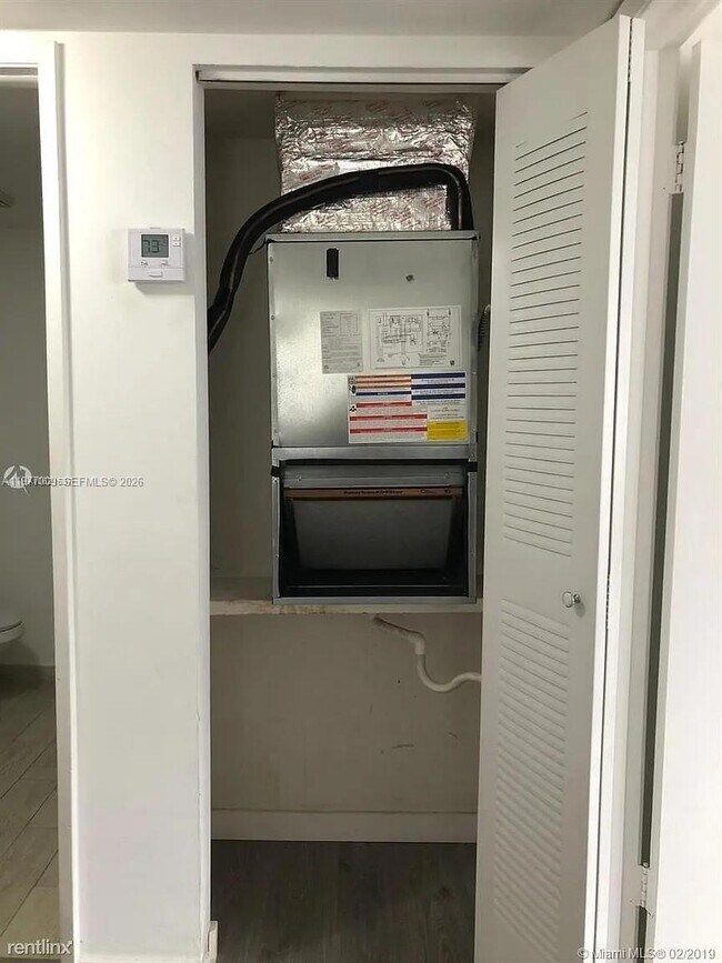 Foto del edificio - 9421 Fontainebleau Blvd