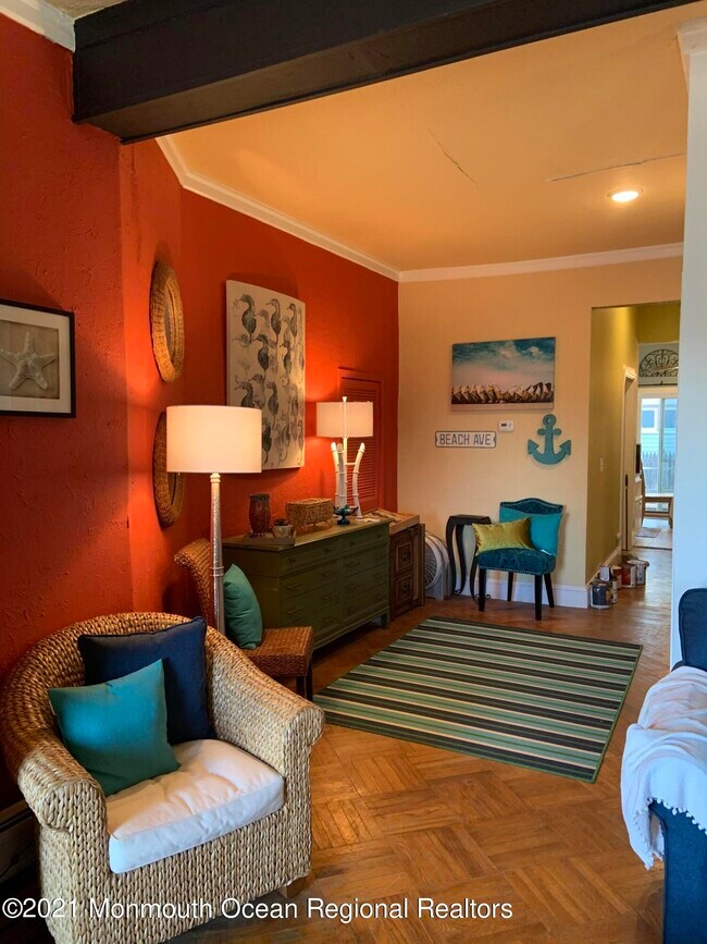 Building Photo - 33 Broadway