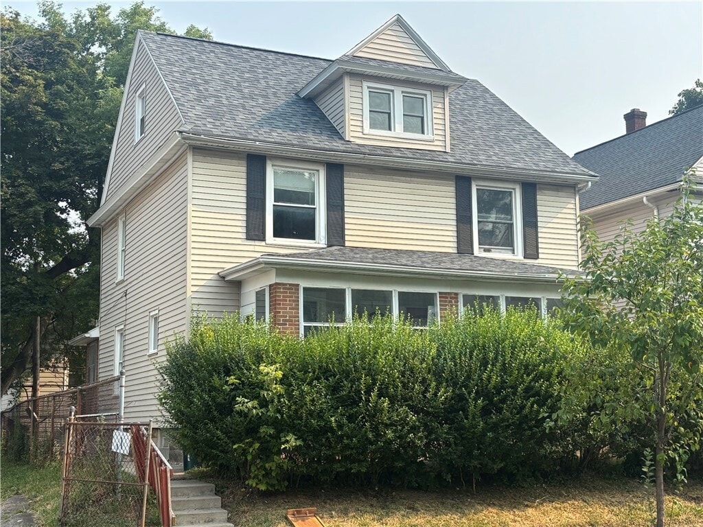 Foto principal - 98 Fairbanks St