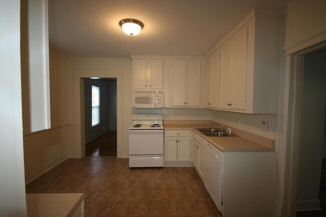 Foto del edificio - 1005 N Buchanan Blvd
