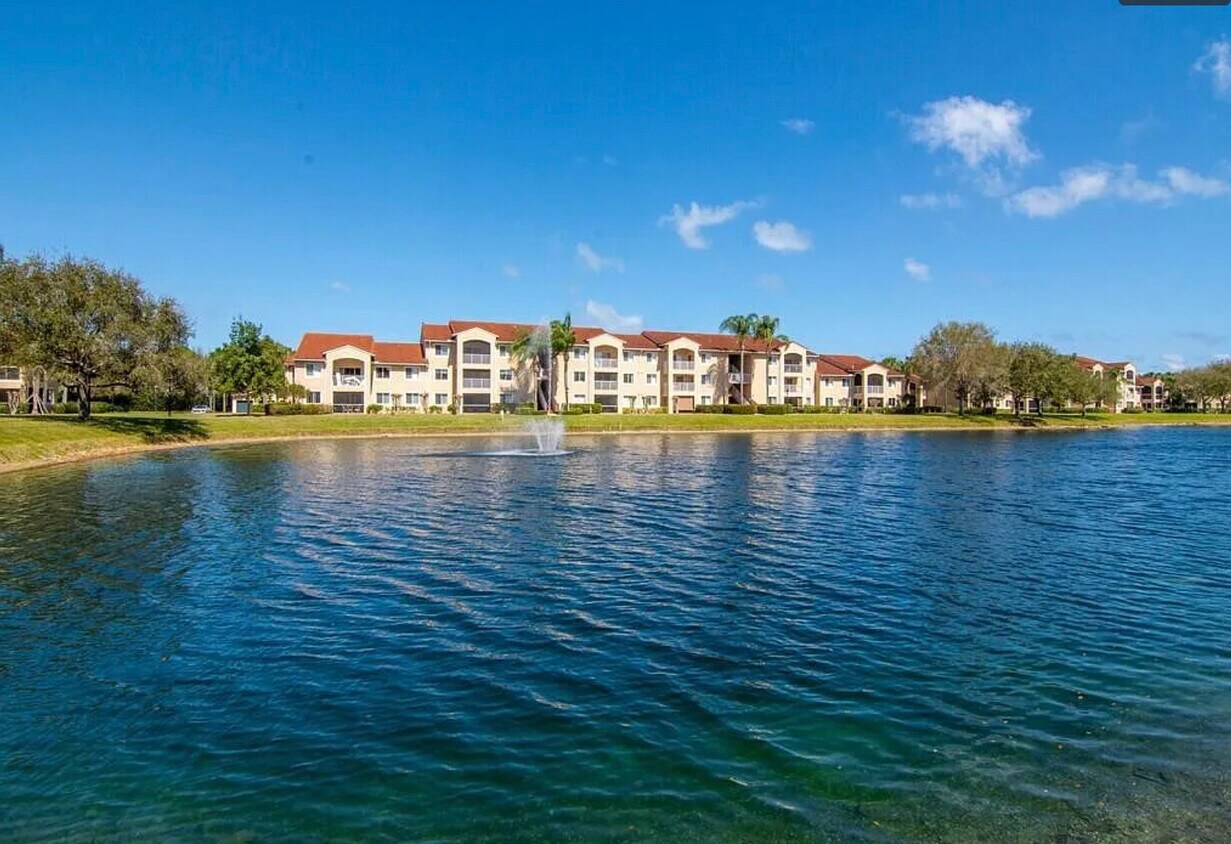 1570 S 42ND Cir Unit 103, Vero Beach, FL 32967 Condo for Rent in Vero Beach, FL