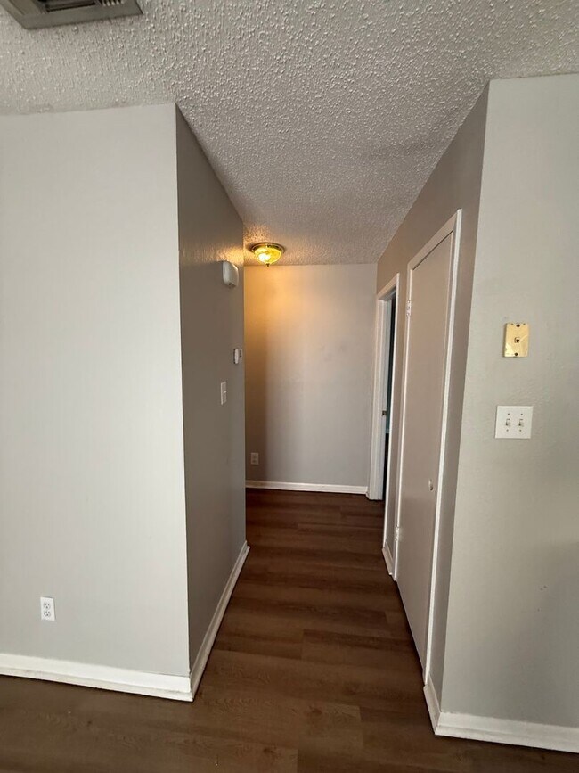 Foto del edificio - 510 Rosedale Dr