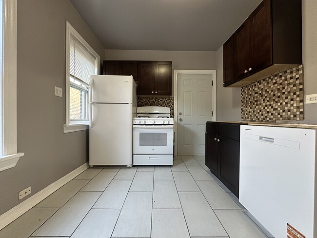 Building Photo - 4027 W Melrose St