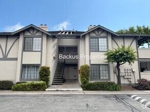 Building Photo - 1054 Padre Dr