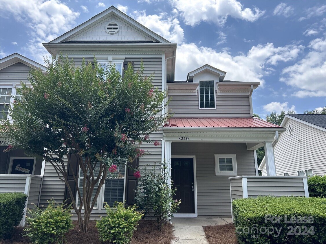Foto principal - 8340 Carob Tree Ln