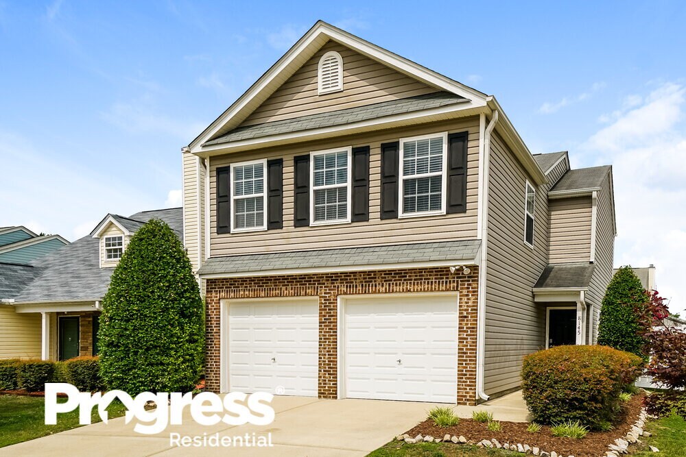 Foto principal - 8145 Wesley Farm Dr