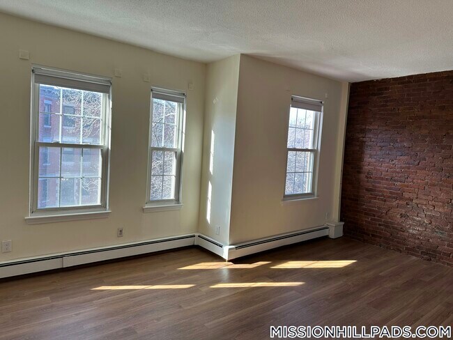 Foto del edificio - 58 S Huntington Ave
