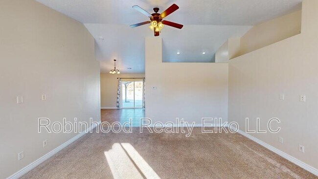 Building Photo - 963 Alpine Dr
