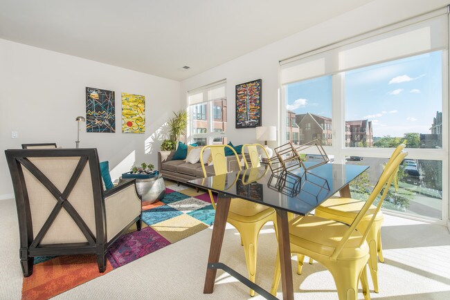Comedor y sala de estar - Echelon Apartments at Innovation Campus