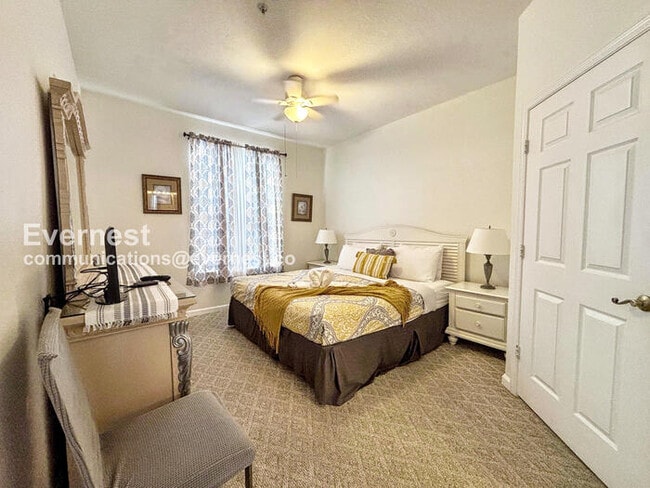 Foto del edificio - 8107 Coconut Pl