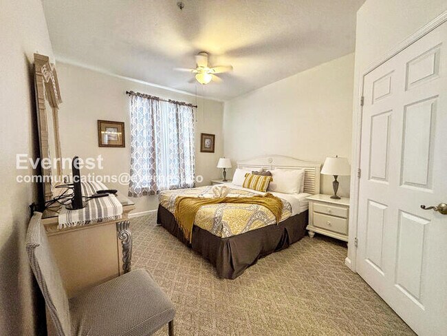 Foto del edificio - Modern 2-Bed Condo with Balcony / Furnished or Unfurnished / Pet Friendly / Available Now!