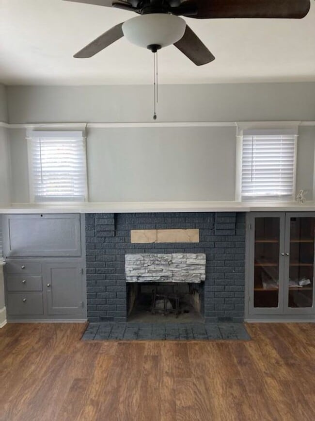 Building Photo - Old school Spanish style 2 bedroom cottage available downtown Oceanside walking distance to the b...
