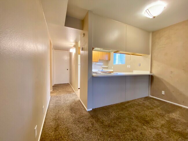 Building Photo - 4876 S Highland Cir