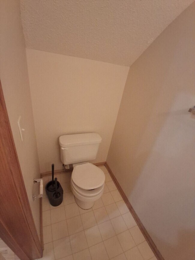 Foto del edificio - Light and bright! 2 BR, 1.5 BATH Woodbury ...
