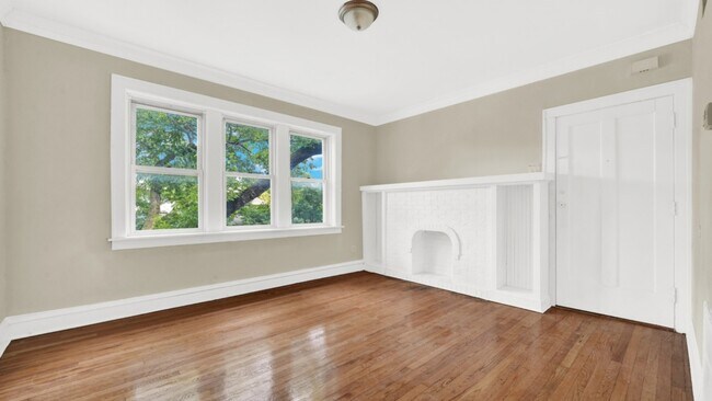 Living Room - 2519 W 62nd St