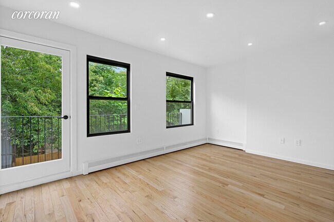Foto del edificio - 708 Halsey St