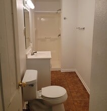 Building Photo - 304 S Cottage St