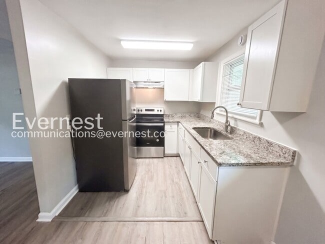 Building Photo - 4402 Davana Dr