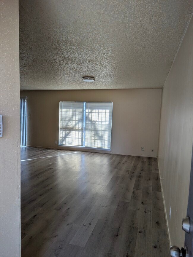Foto del edificio - 1322 Bayou Dr