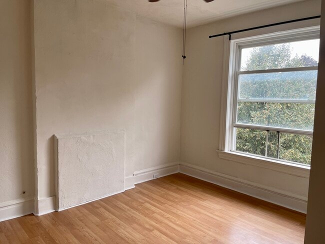 Southern bedroom, taken from north east corner - 4017 Botanical Avenue