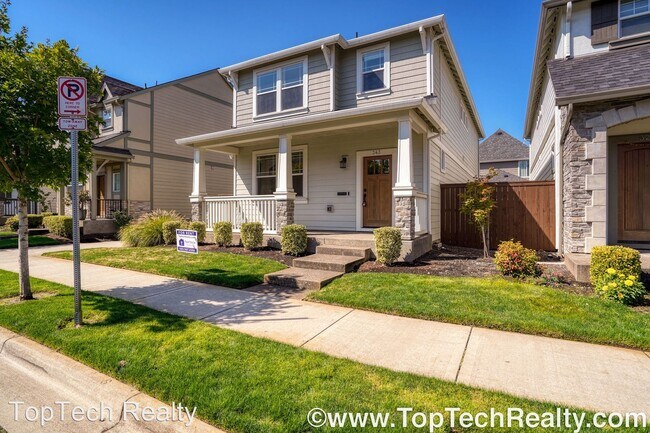 Building Photo - 4 br, 2.5 bath House - 343 SW Mitchum Ter