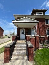 Building Photo - 162 Labadie St