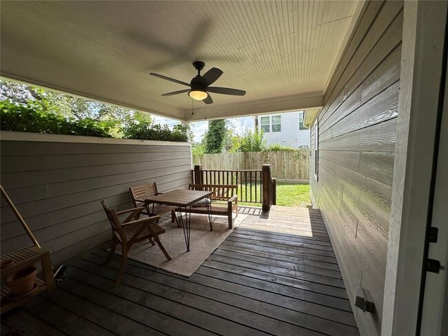 Building Photo - completely renovated 1930 Craftsman bungal...