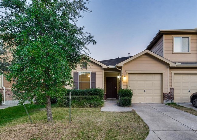 Foto del edificio - 15223 Trinity Meadow Dr