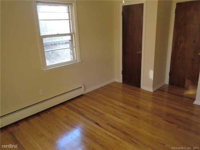 Building Photo - 1 br, 1 bath Condo - 95 Marion St Apt 5