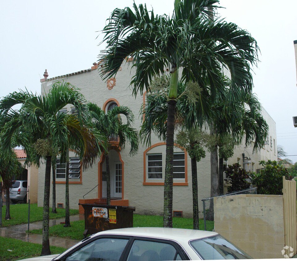 Foto del edificio - 1752 SW 10th St
