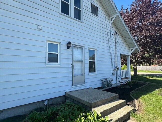 Foto del edificio - 3220 Wayburn Ave SW