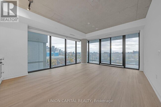 Building Photo - 195 McCaul St