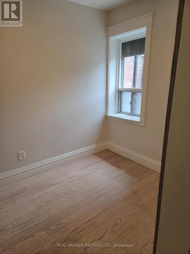 Photo du bâtiment - 479 Aberdeen Ave