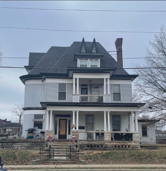 Building Photo - 721 Brown St