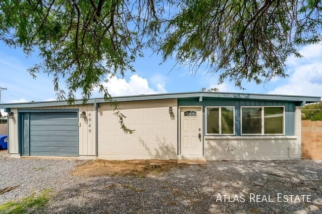 Foto del edificio - 6949 E Casey Pl