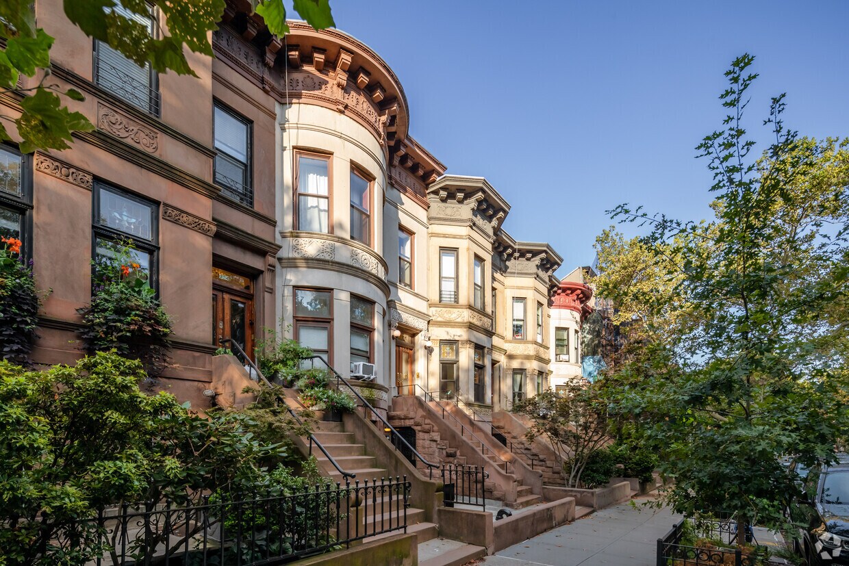 Foto principal - 852 Union St