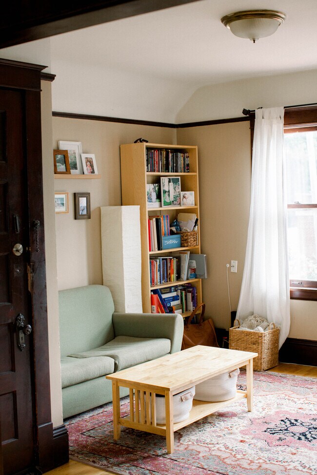 Family Room - 3536 S 5th St