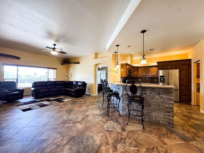 Foto del edificio - “Well Maintained 2-Bedroom, 2-Bathroom Home in Foothills”