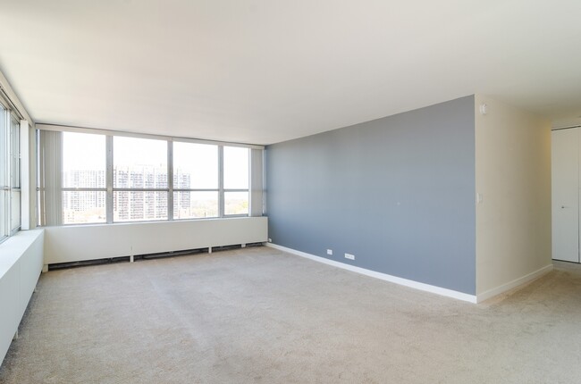 Building Photo - 655 W Irving Park Rd