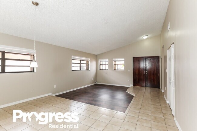 Building Photo - 2502 SW 138th Ave