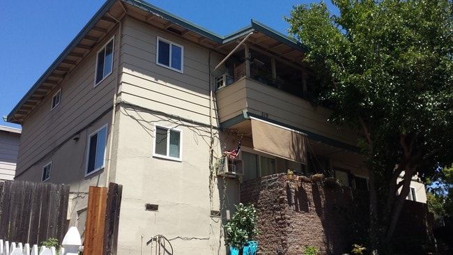 Building Photo - 519 E Monte Vista Ave