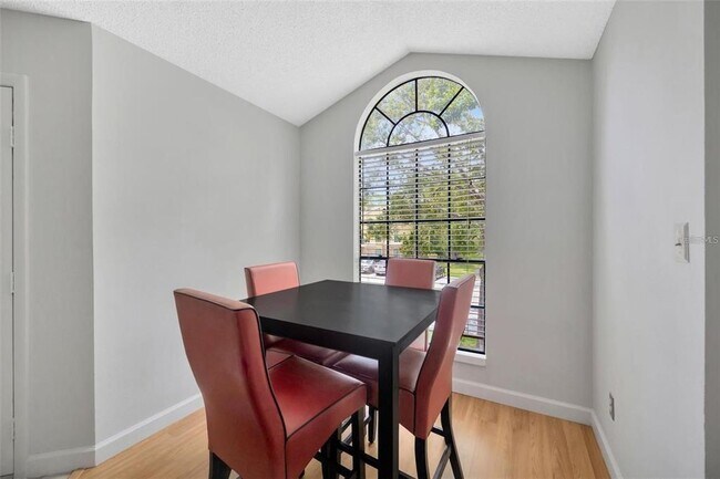 Foto del edificio - 8647 Mallard Reserve Dr