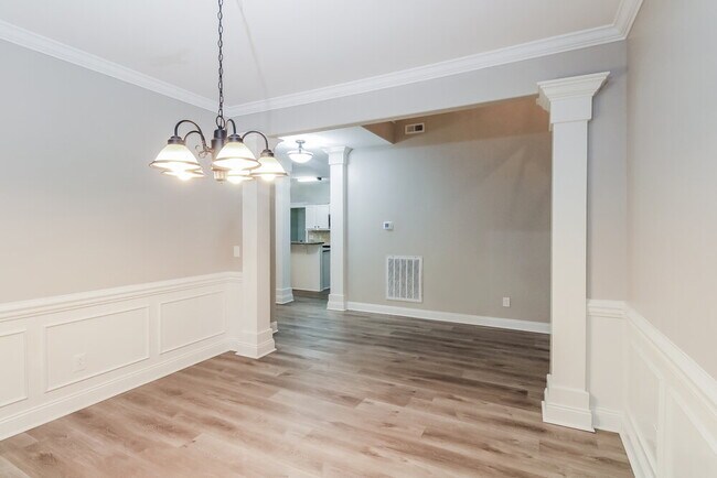 Building Photo - 2640 Candlewick Ct