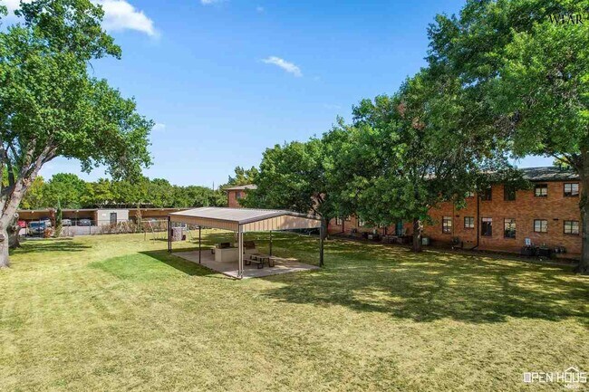 Foto del edificio - 3701 Southmoor Ln