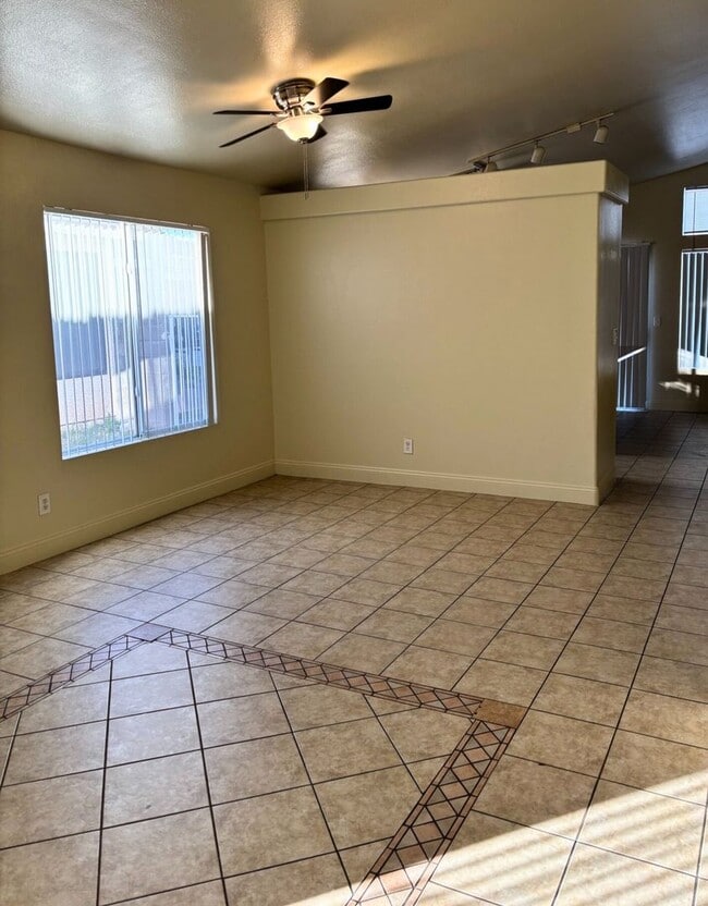 Foto del edificio - MOVE-IN READY 3BR/2BA SINGLE FAMILY HOME IN LAS VEGAS