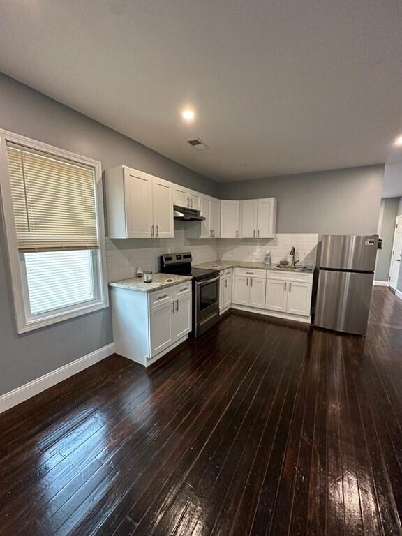 Building Photo - 354 Coffin Ave